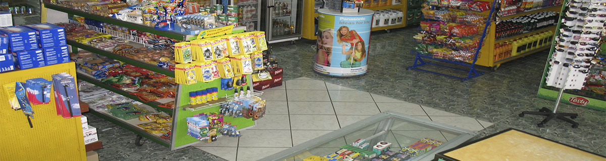 Interior de la tienda del Servicentro Costa Caribeños